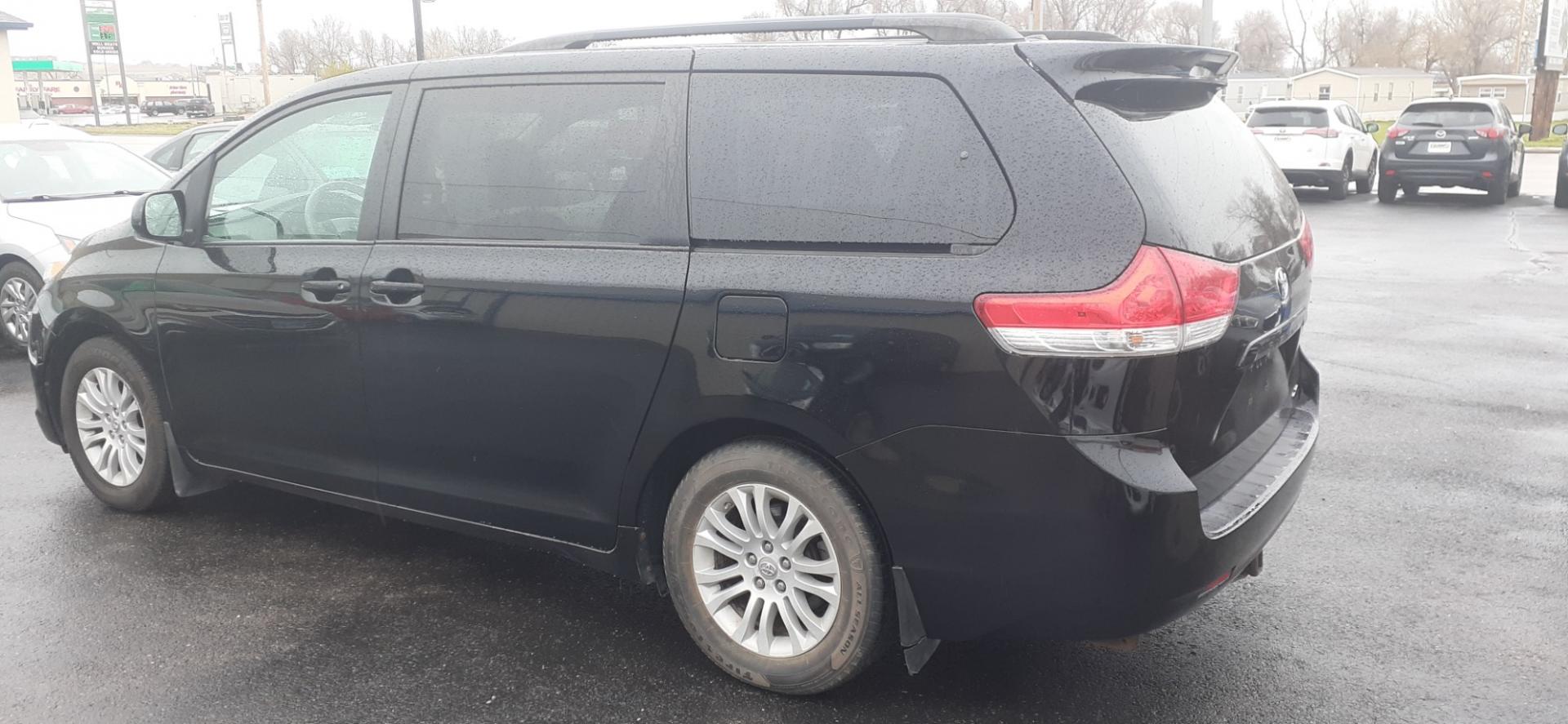 2012 Toyota Sienna Limited FWD 7-Passsenger V6 (5TDYK3DC2CS) with an 3.5L V6 EFI DOHC 24V engine, 5-Speed Automatic transmission, located at 2015 Cambell Street, Rapid City, SD, 57701, (605) 342-8326, 44.066433, -103.191772 - Photo#11